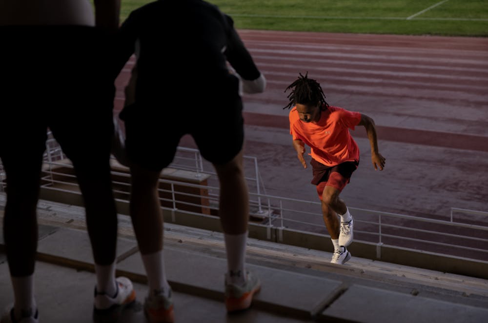 Under Αrmour Machina 3 Clone: Ο ευέλικτος «εξολοθρευτής» κραδασμών και χιλιομέτρων runbeat.gr